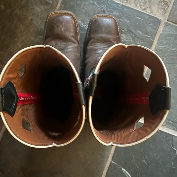 ✨TONY LAMA Boots 🥾 ✨ - Picture 3 of 4